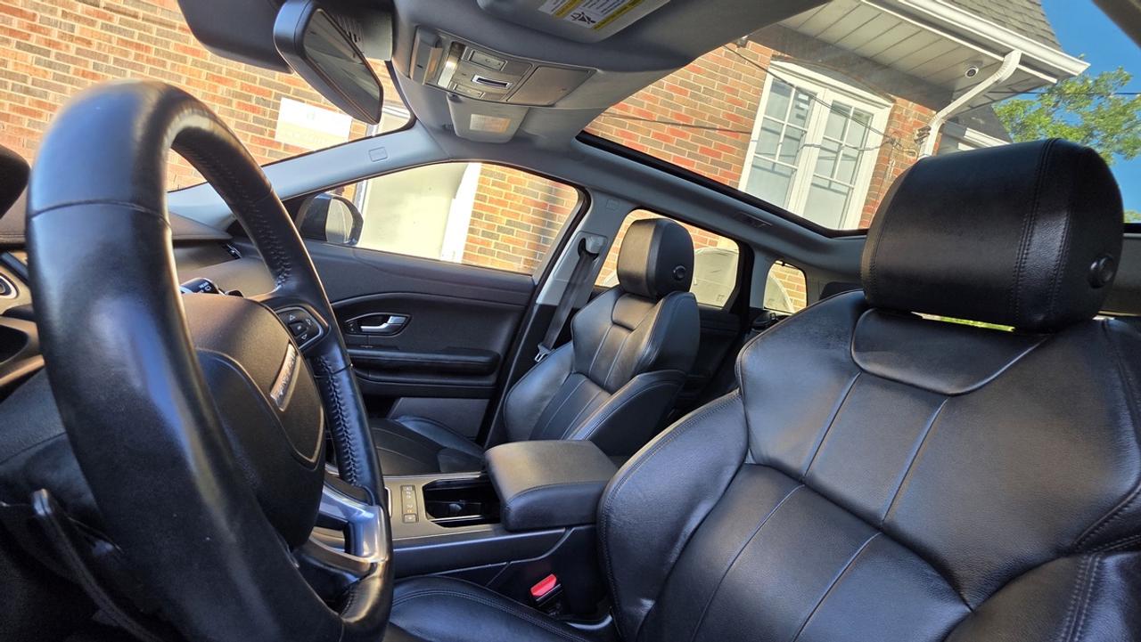 2019 Land Rover Range Rover Evoque SE Photo