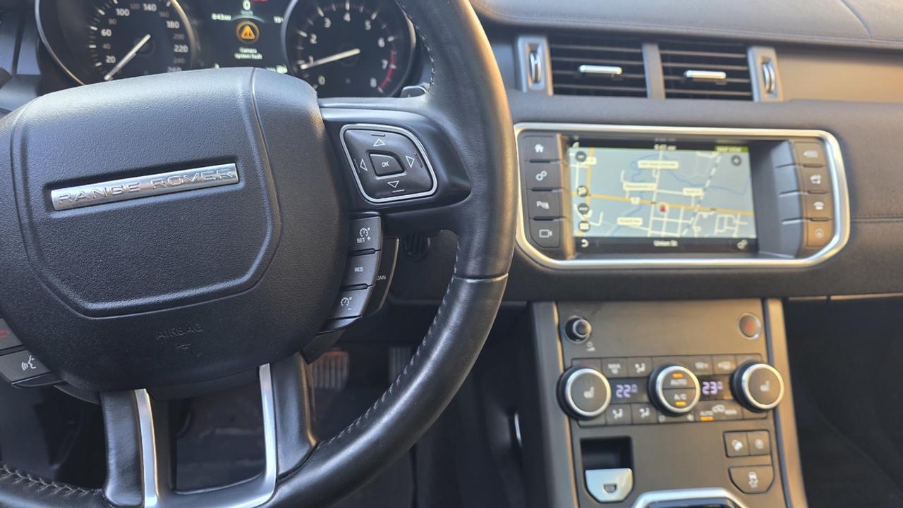 2019 Land Rover Range Rover Evoque SE Photo