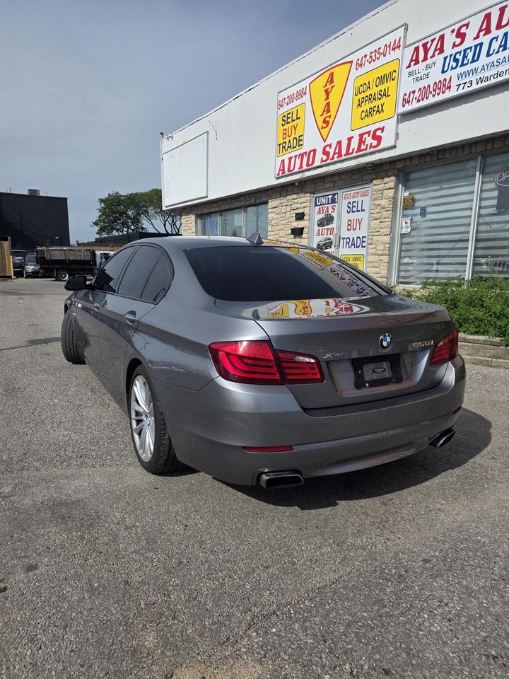 2013 BMW 5 Series 550i xDrive Photo2