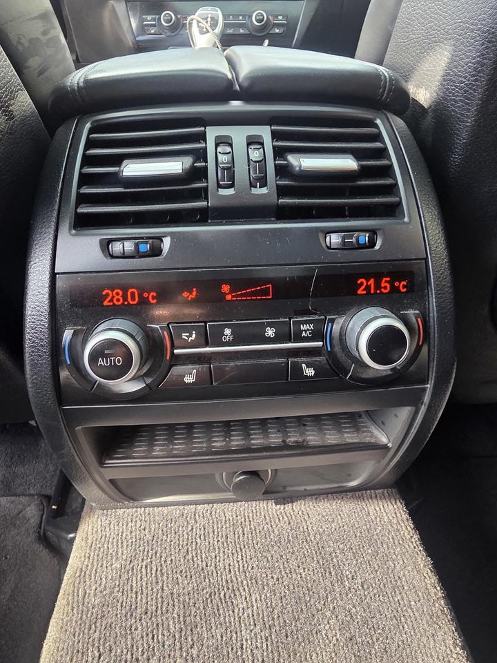 2013 BMW 5 Series 550i xDrive Photo