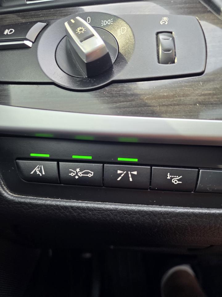 2013 BMW 5 Series 550i xDrive Photo