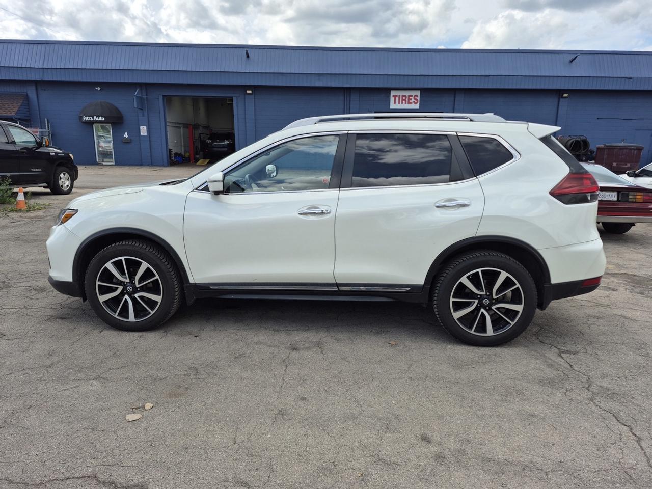 2020 Nissan Rogue SL Photo