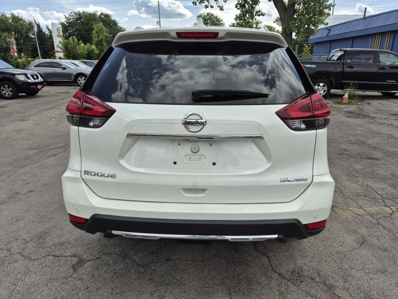 2020 Nissan Rogue SL Photo
