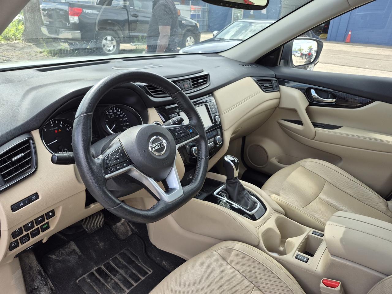 2020 Nissan Rogue SL Photo