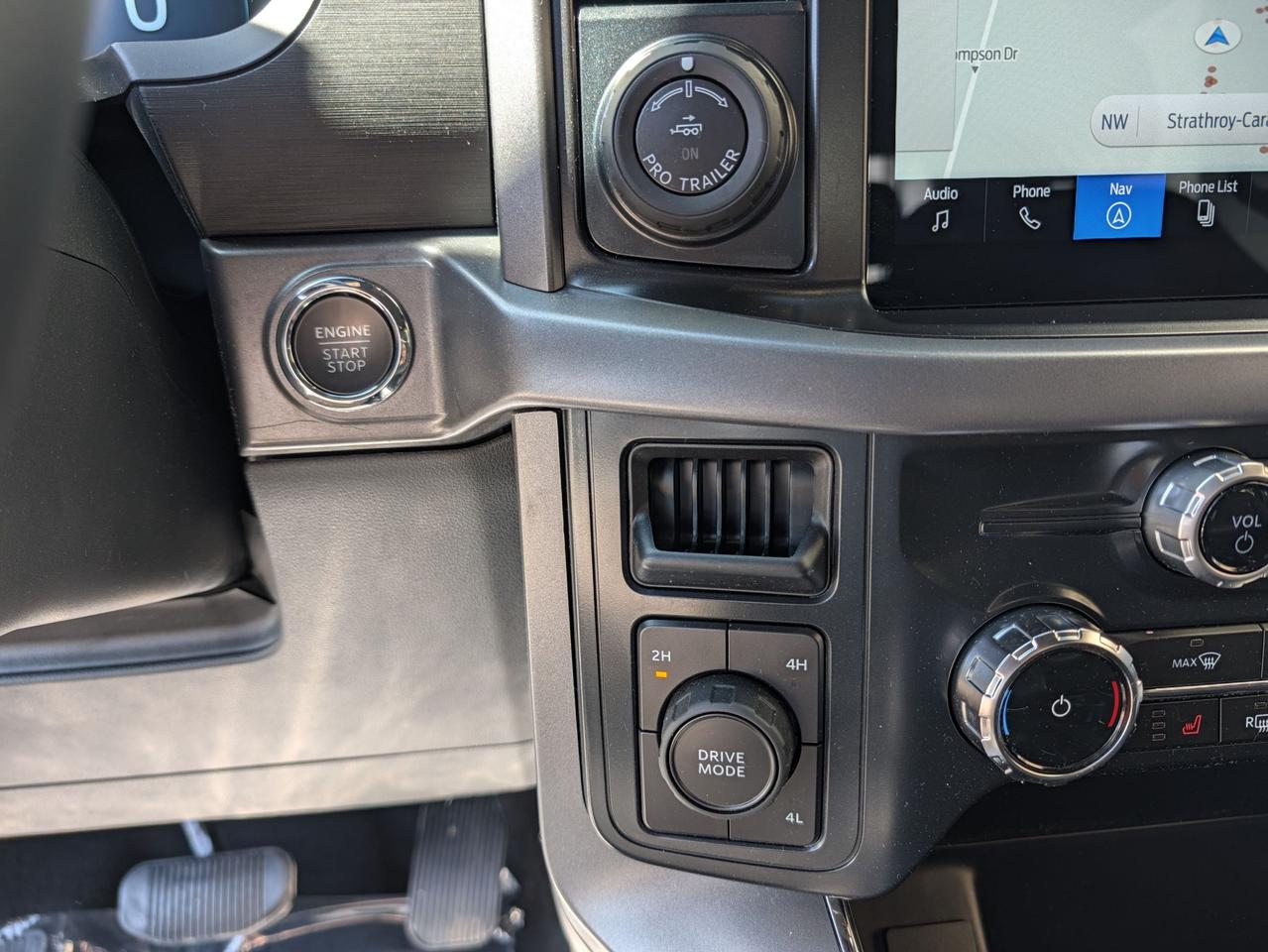 2025 Ford F-150 4X4 SuperCrew XLT 4WD SuperCrew 5.5' Box Photo