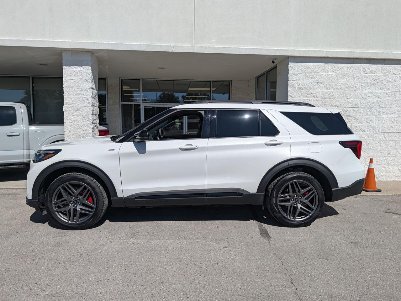 2026 Ford Explorer ST-Line 4WD Photo