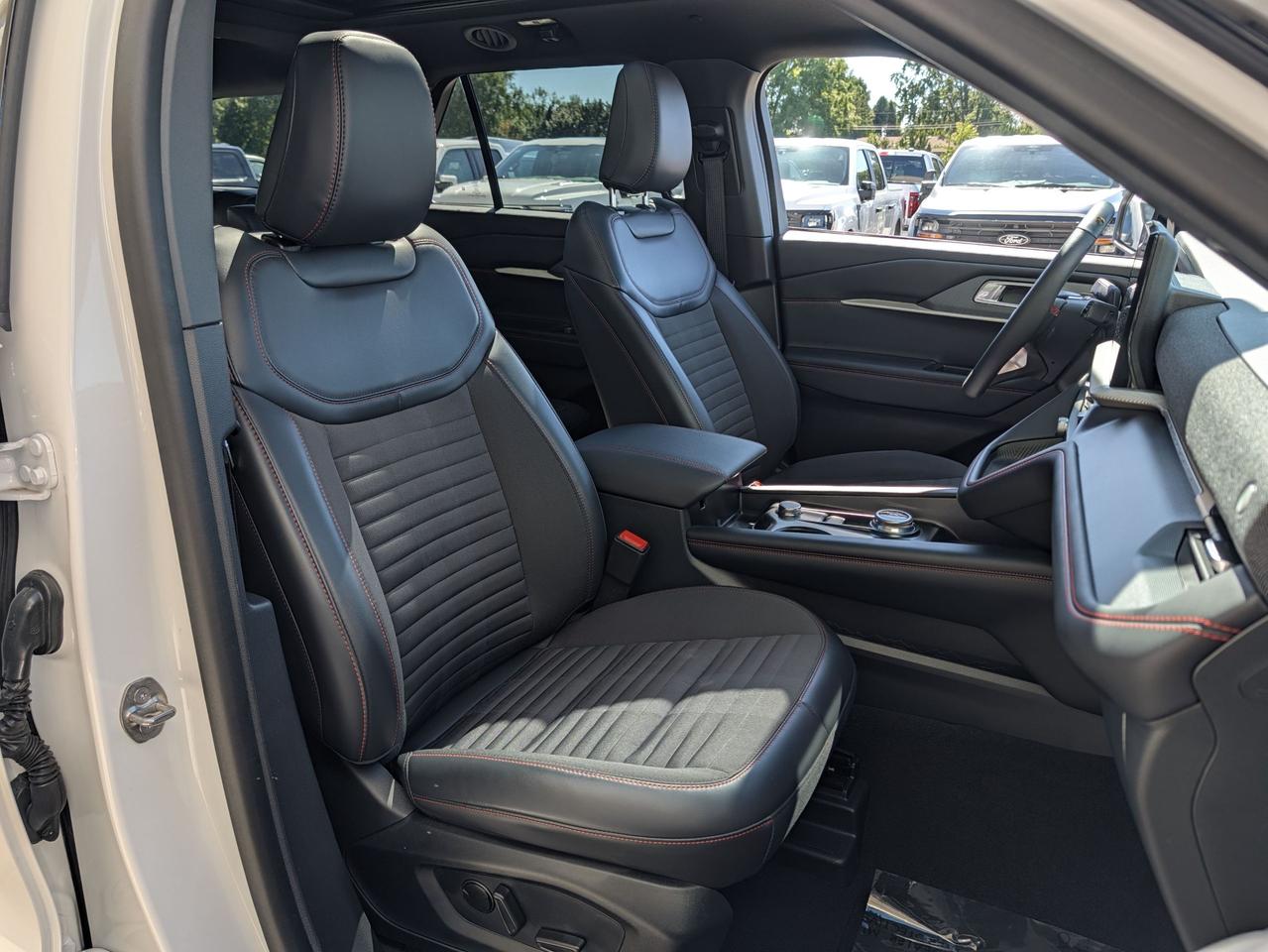 2026 Ford Explorer ST-Line 4WD Photo