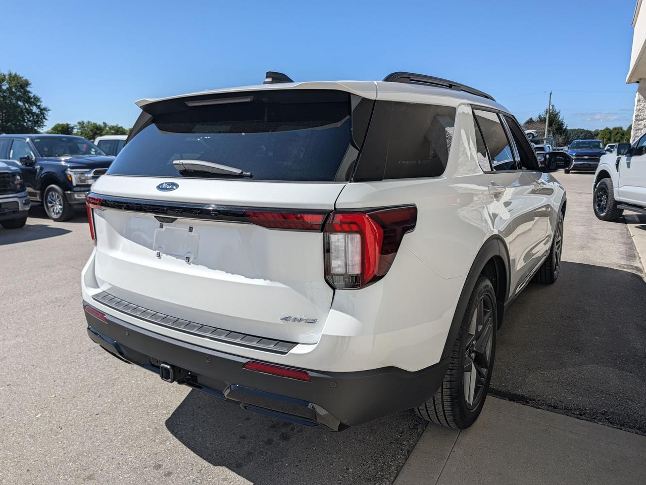 2026 Ford Explorer ST-Line 4WD Photo4