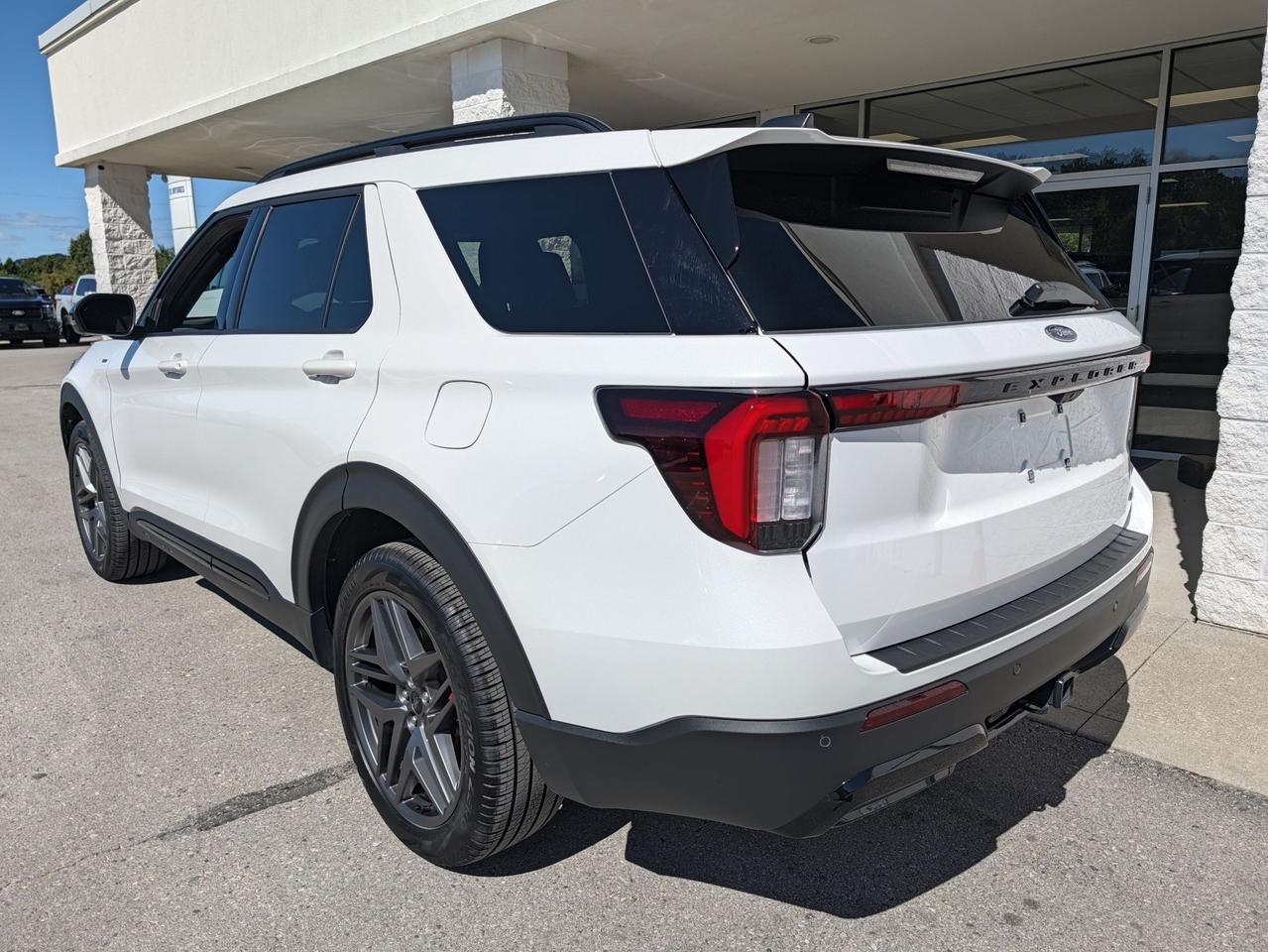 2026 Ford Explorer ST-Line 4WD Photo