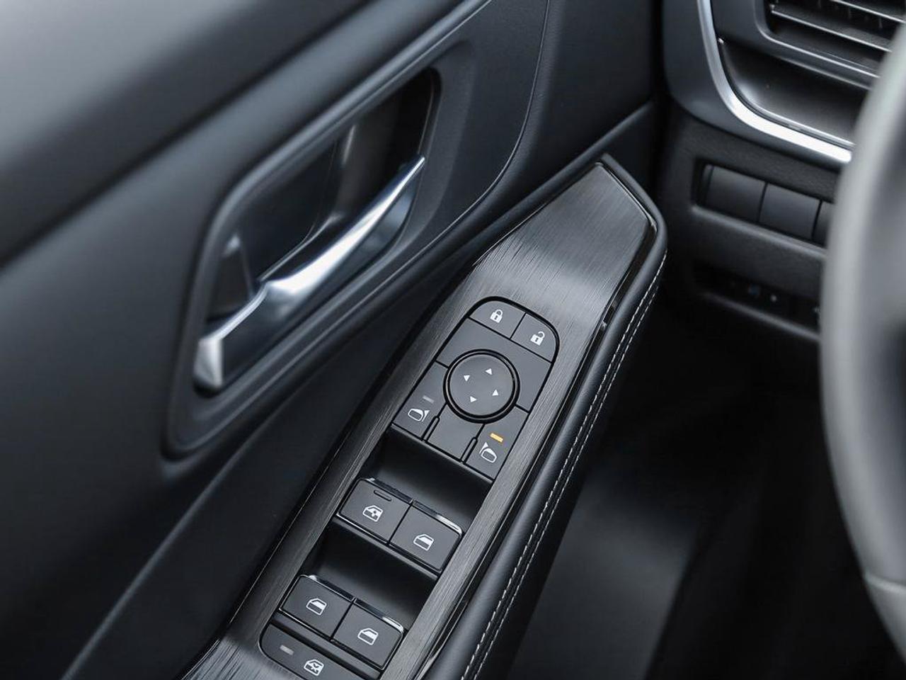 2026 Nissan Rogue SV MOONROOF Photo