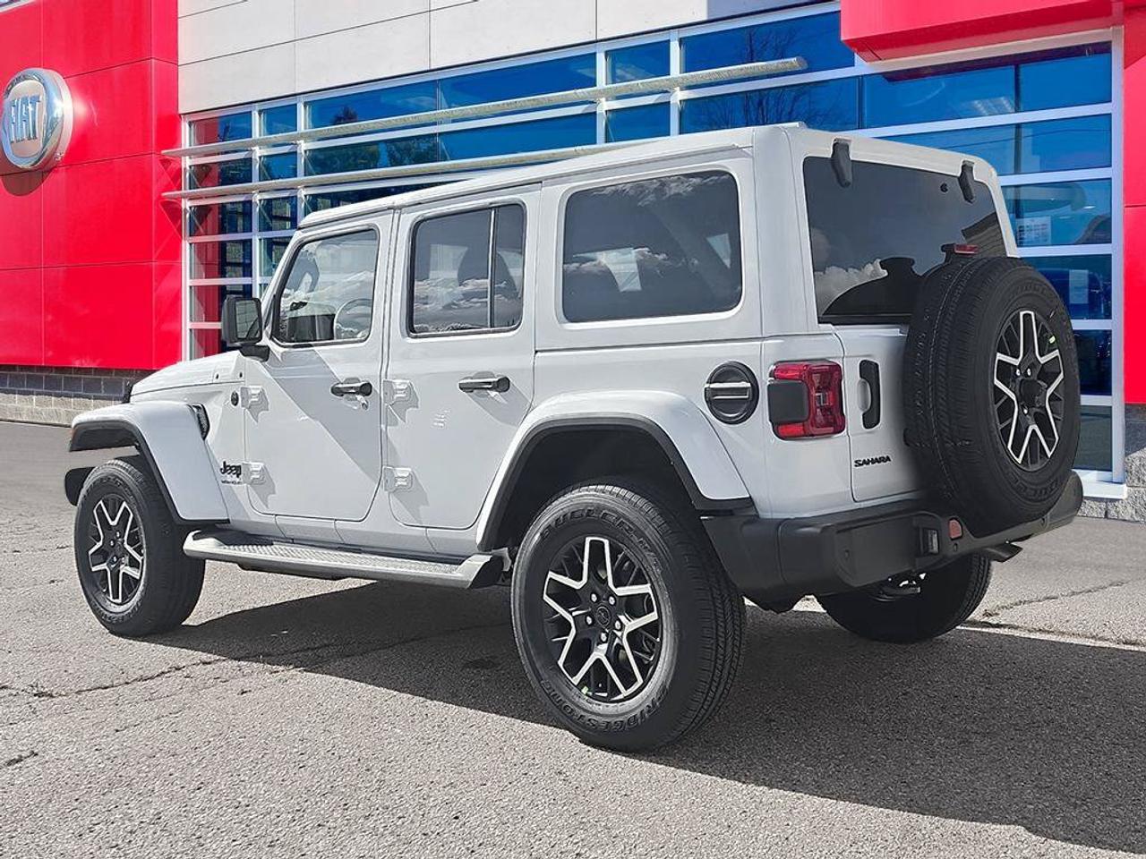 2027 Jeep Wrangler Sahara|MCKINLEY TRIMMED LEATHER SEATS|BODY COLOUR HARD TOP|ALPINE AUDIO SYSTEM|NAVIGATION Photo