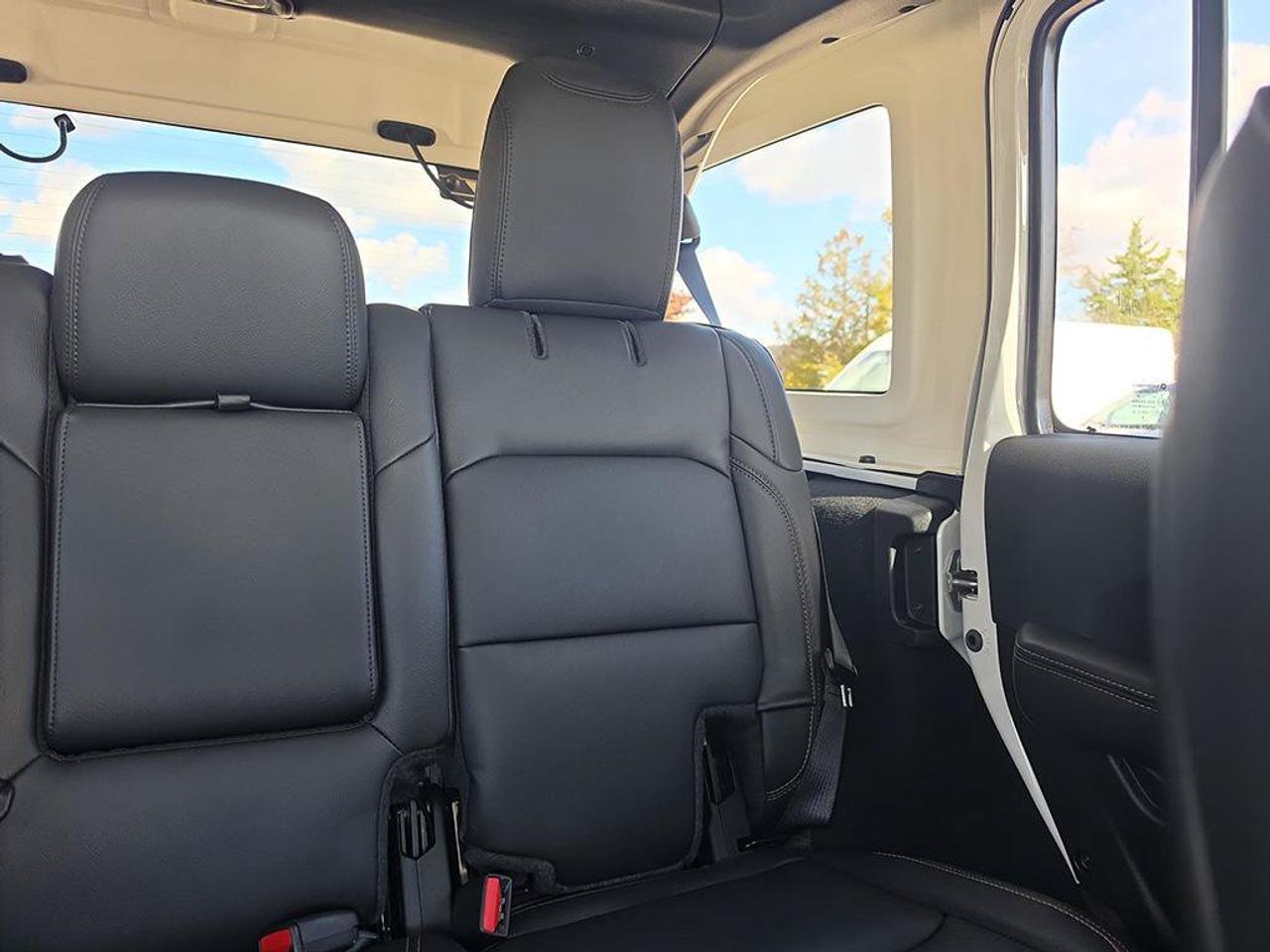 2027 Jeep Wrangler Sahara|MCKINLEY TRIMMED LEATHER SEATS|BODY COLOUR HARD TOP|ALPINE AUDIO SYSTEM|NAVIGATION Photo