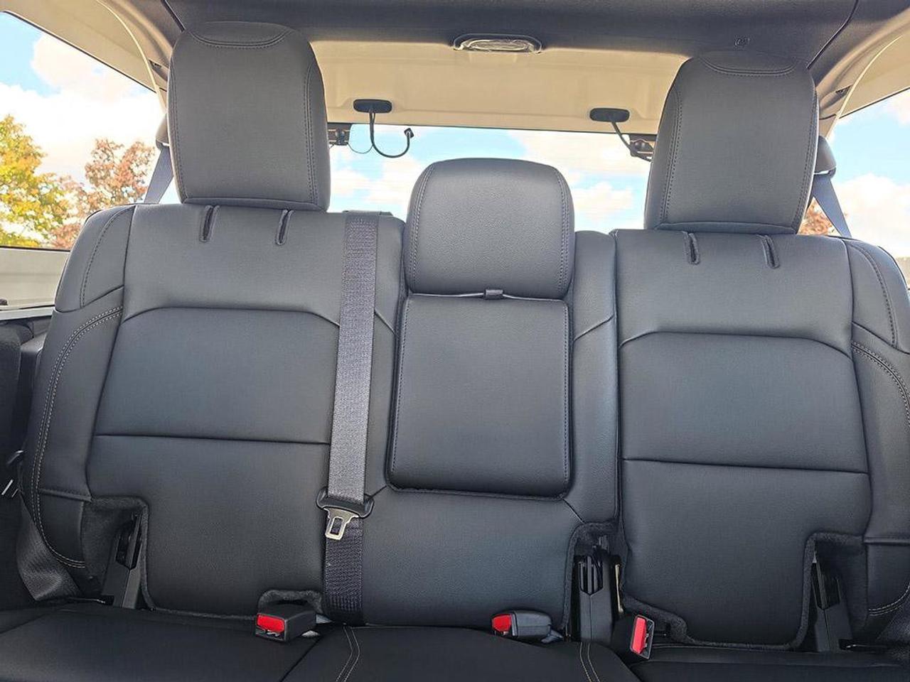 2027 Jeep Wrangler Sahara|MCKINLEY TRIMMED LEATHER SEATS|BODY COLOUR HARD TOP|ALPINE AUDIO SYSTEM|NAVIGATION Photo