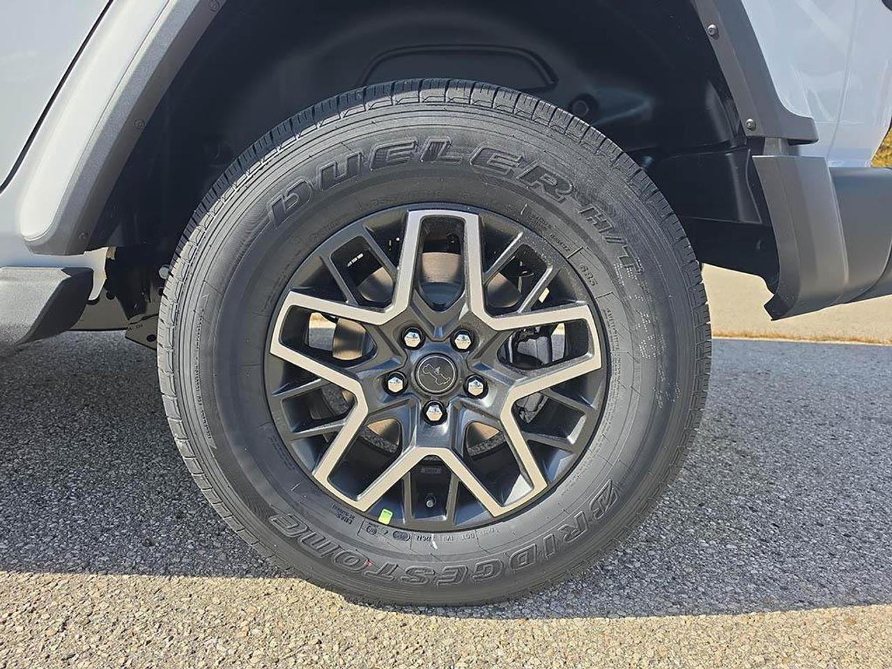 2027 Jeep Wrangler Sahara|MCKINLEY TRIMMED LEATHER SEATS|BODY COLOUR HARD TOP|ALPINE AUDIO SYSTEM|NAVIGATION Photo