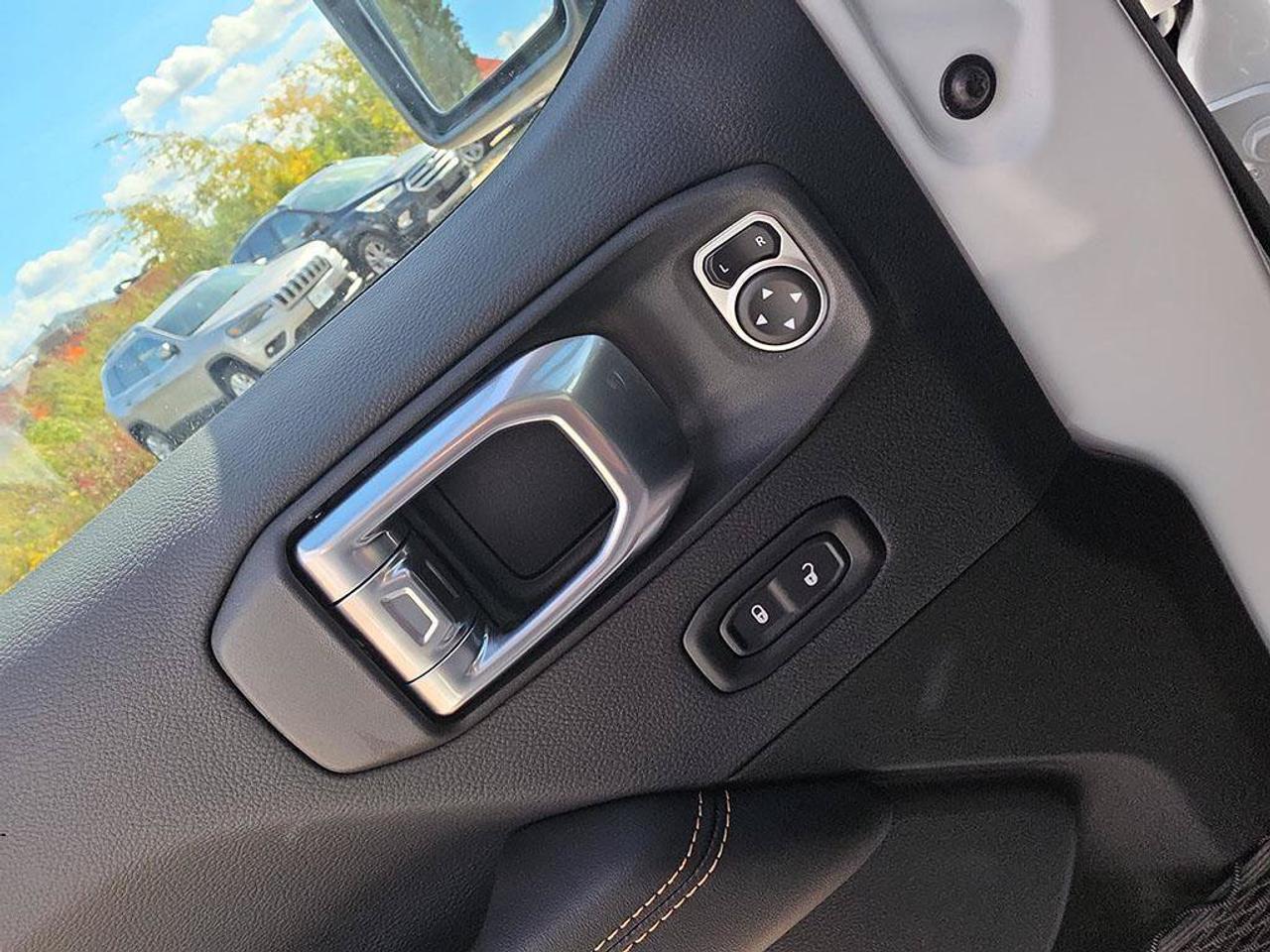 2027 Jeep Wrangler Sahara|MCKINLEY TRIMMED LEATHER SEATS|BODY COLOUR HARD TOP|ALPINE AUDIO SYSTEM|NAVIGATION Photo