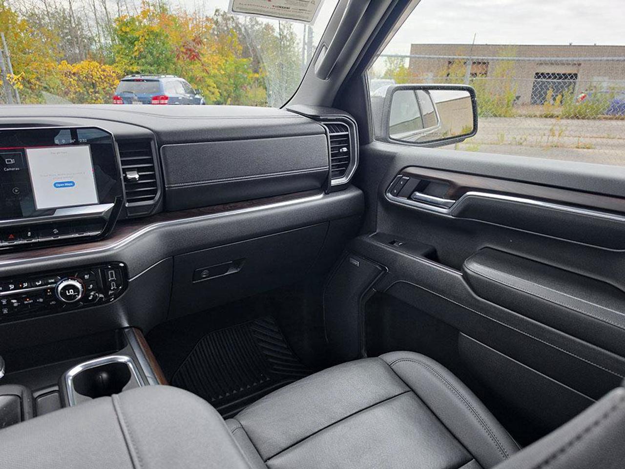 2024 GMC Sierra 1500 SLT | Clean CarFax | Newer Michelin Tires | Leather | Ventilated Seat | Adaptive Cruise | Blind-Spot Photo