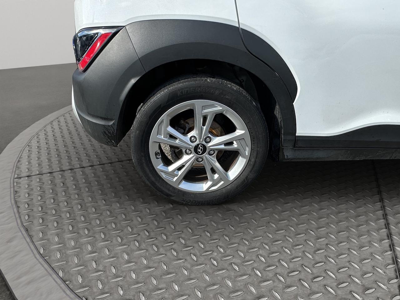 2023 Hyundai KONA Preferred | Lane Departure Warning | Blind Sport Monitor | Cross-Traffic Alert Photo5