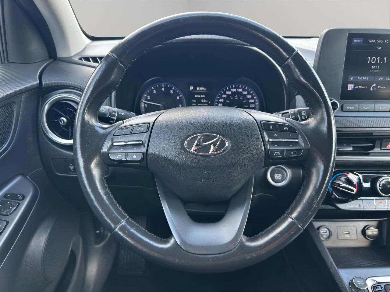 2023 Hyundai KONA Preferred | Lane Departure Warning | Blind Sport Monitor | Cross-Traffic Alert Photo