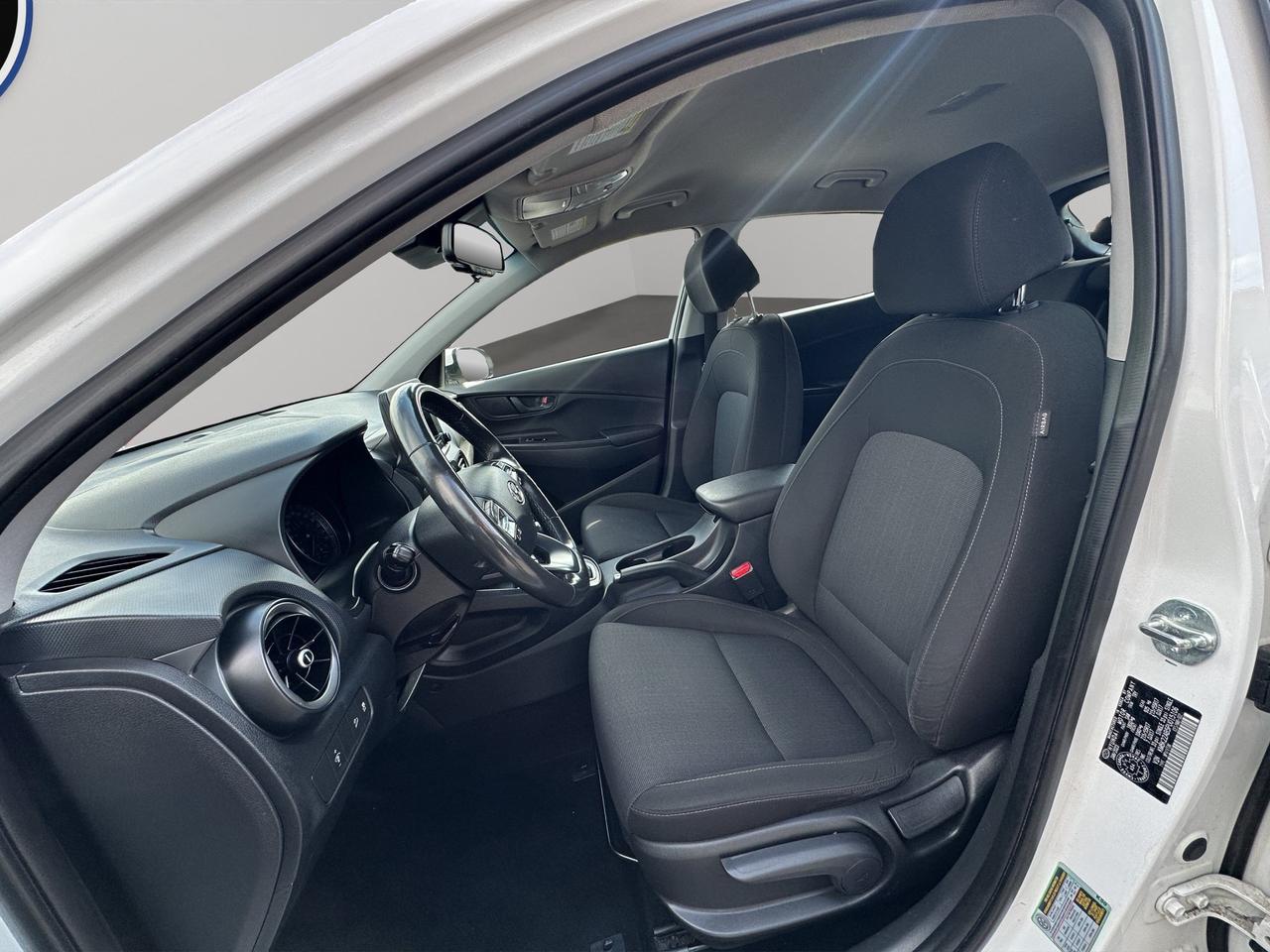2023 Hyundai KONA Preferred | Lane Departure Warning | Blind Sport Monitor | Cross-Traffic Alert Photo
