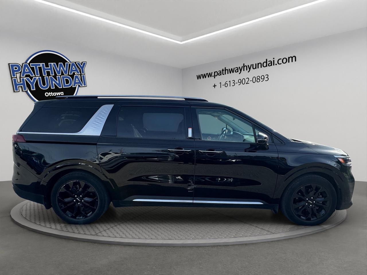 2024 Kia Carnival SX | Sliding Side Doors | Adaptive Cruise Control | Lane Keep Assist |  Heated Seats & Wheel | Photo