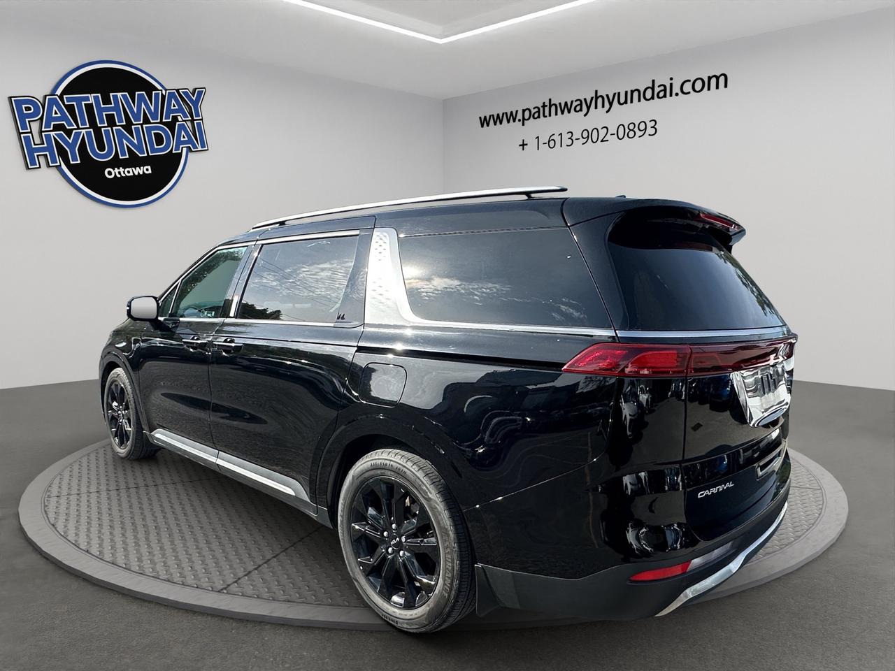 2024 Kia Carnival SX | Sliding Side Doors | Adaptive Cruise Control | Lane Keep Assist |  Heated Seats & Wheel | Photo