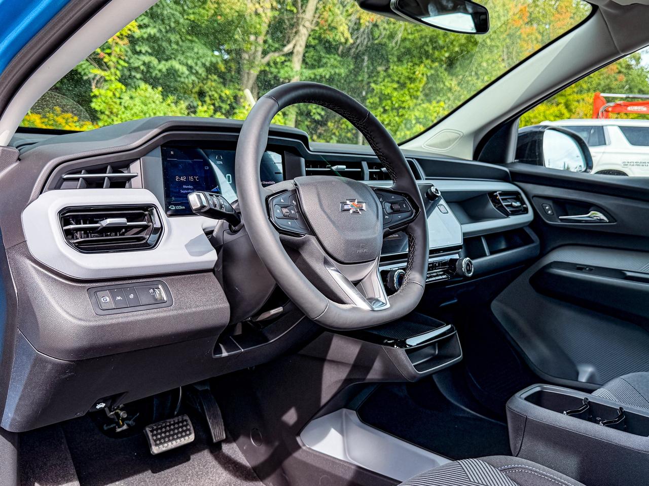 2027 Chevrolet Bolt LT Photo