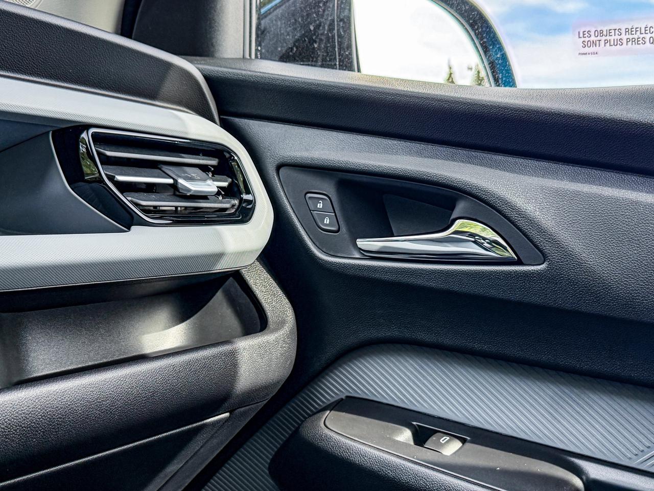 2027 Chevrolet Bolt LT Photo