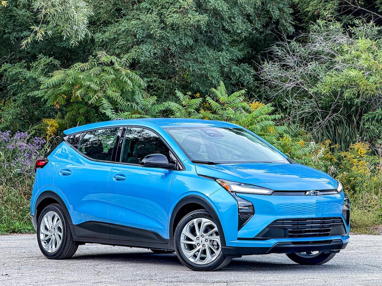 2027 Chevrolet Bolt LT Photo
