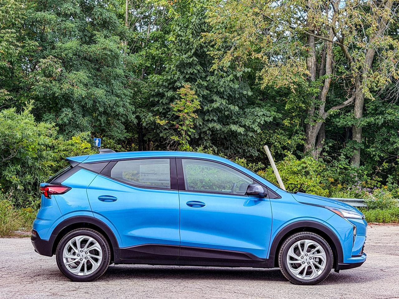 2027 Chevrolet Bolt LT Photo