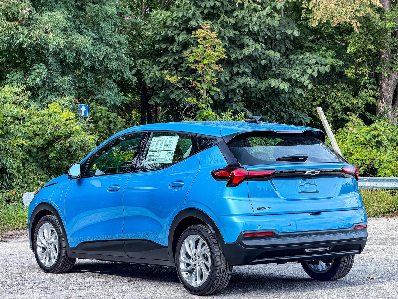 2027 Chevrolet Bolt LT Photo