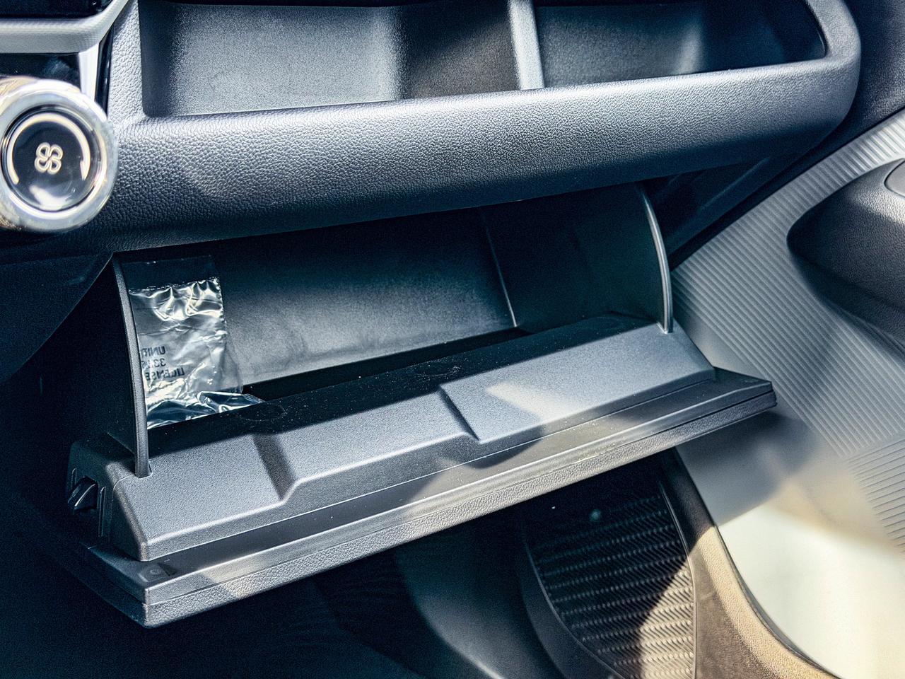 2027 Chevrolet Bolt LT Photo