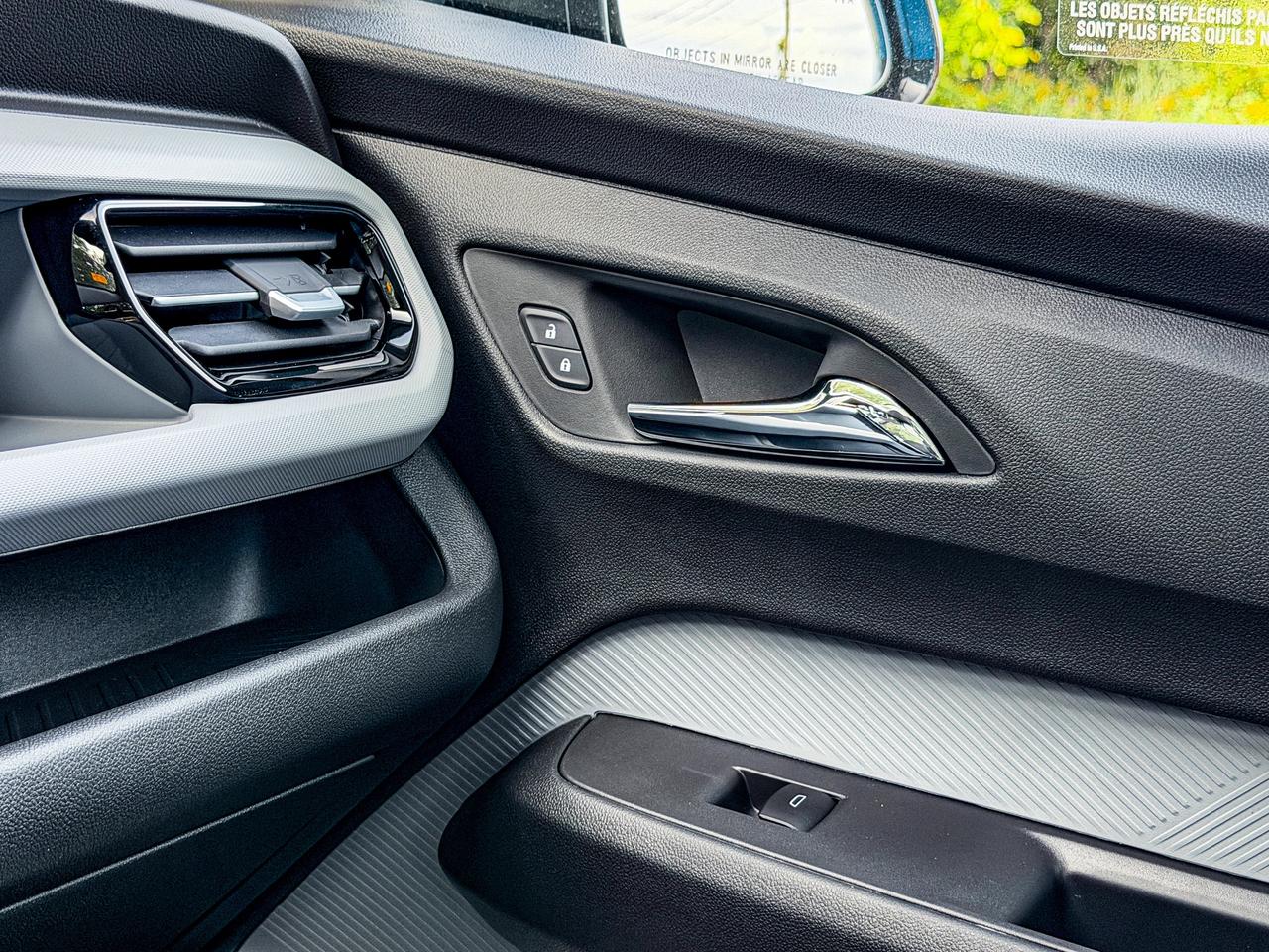2027 Chevrolet Bolt LT Photo
