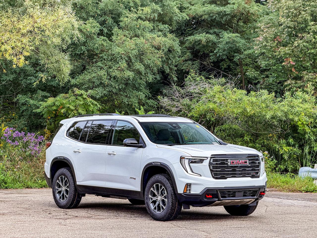 2027 GMC Acadia AT4 Photo2