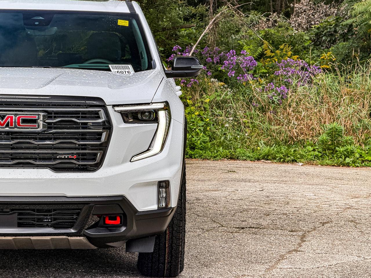 2027 GMC Acadia AT4 Photo