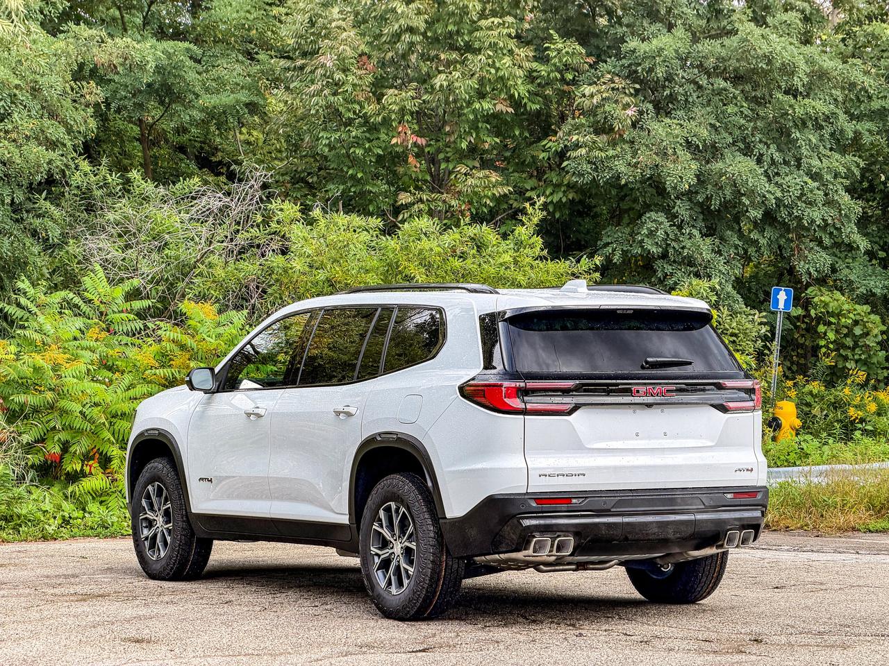 2027 GMC Acadia AT4 Photo