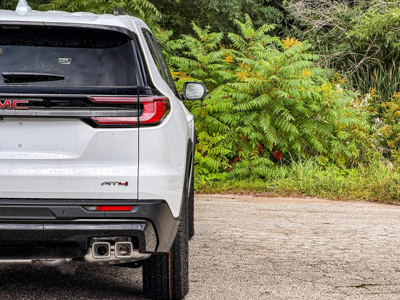 2027 GMC Acadia AT4 Photo