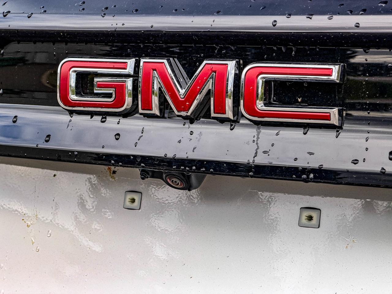 2027 GMC Acadia AT4 Photo