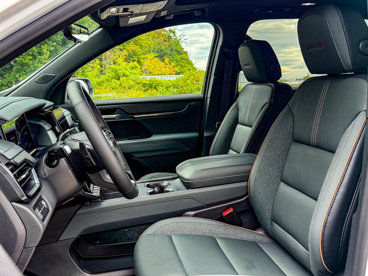 2027 GMC Acadia AT4 Photo