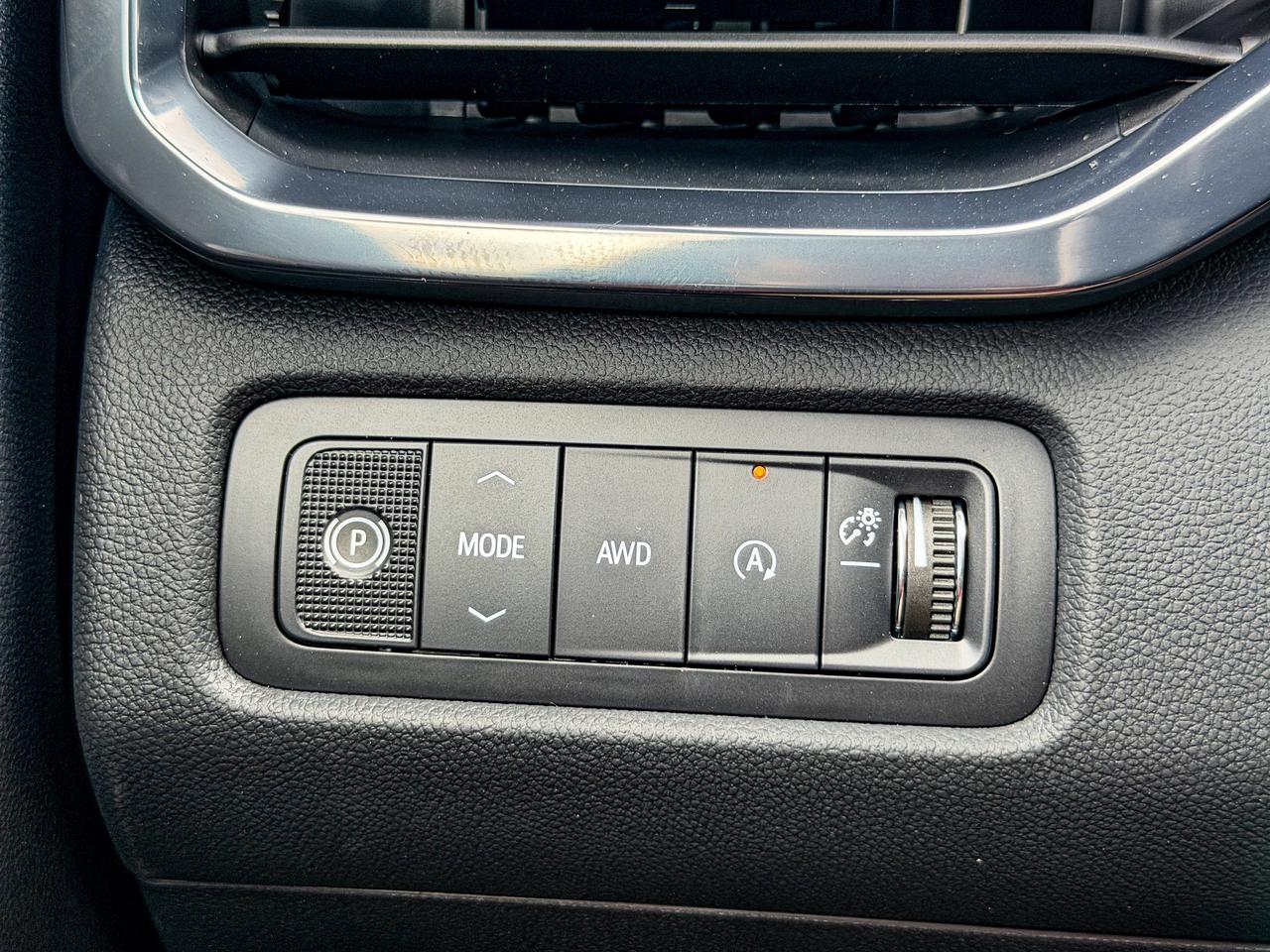 2027 GMC Acadia AT4 Photo