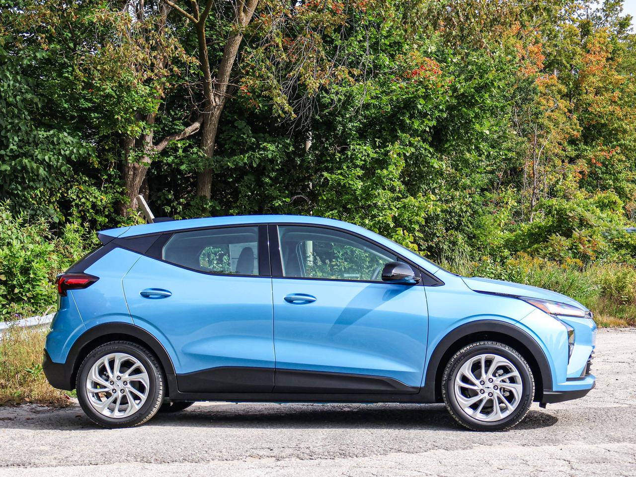 2027 Chevrolet Bolt LT Photo