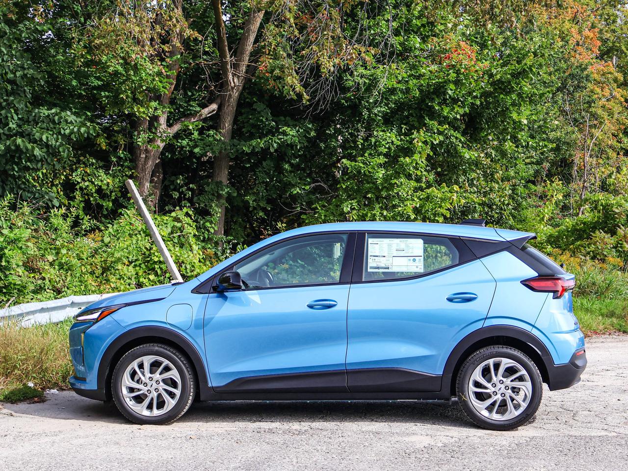 2027 Chevrolet Bolt LT Photo