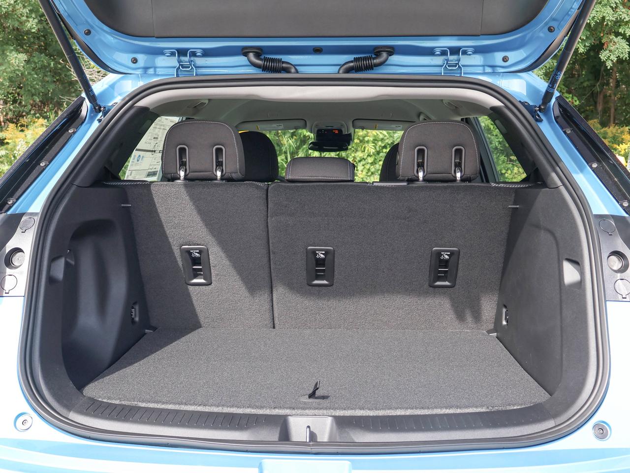 2027 Chevrolet Bolt LT Photo