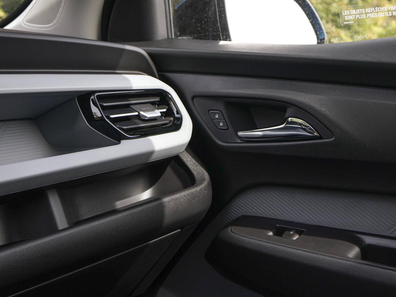 2027 Chevrolet Bolt LT Photo
