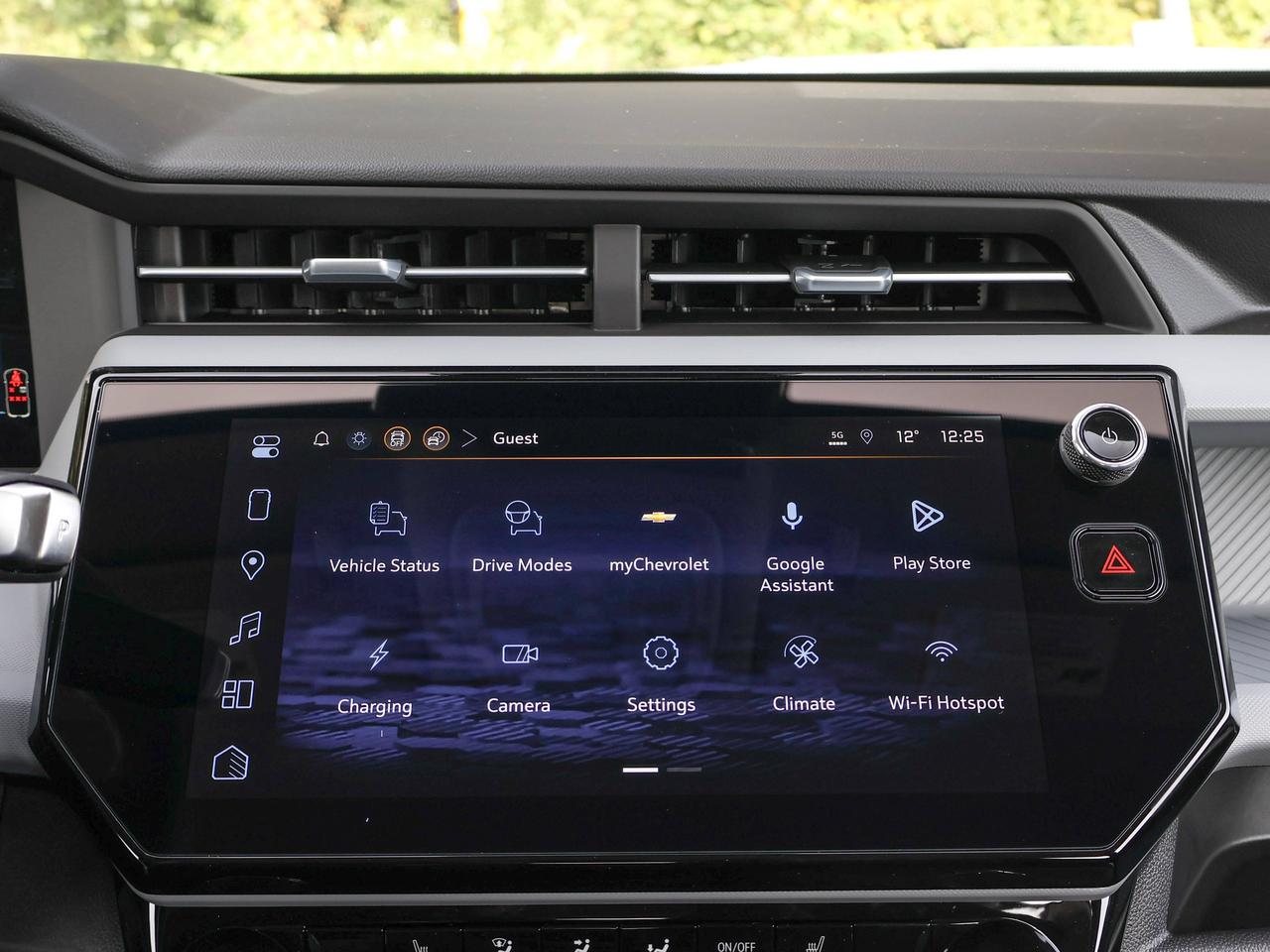 2027 Chevrolet Bolt LT Photo