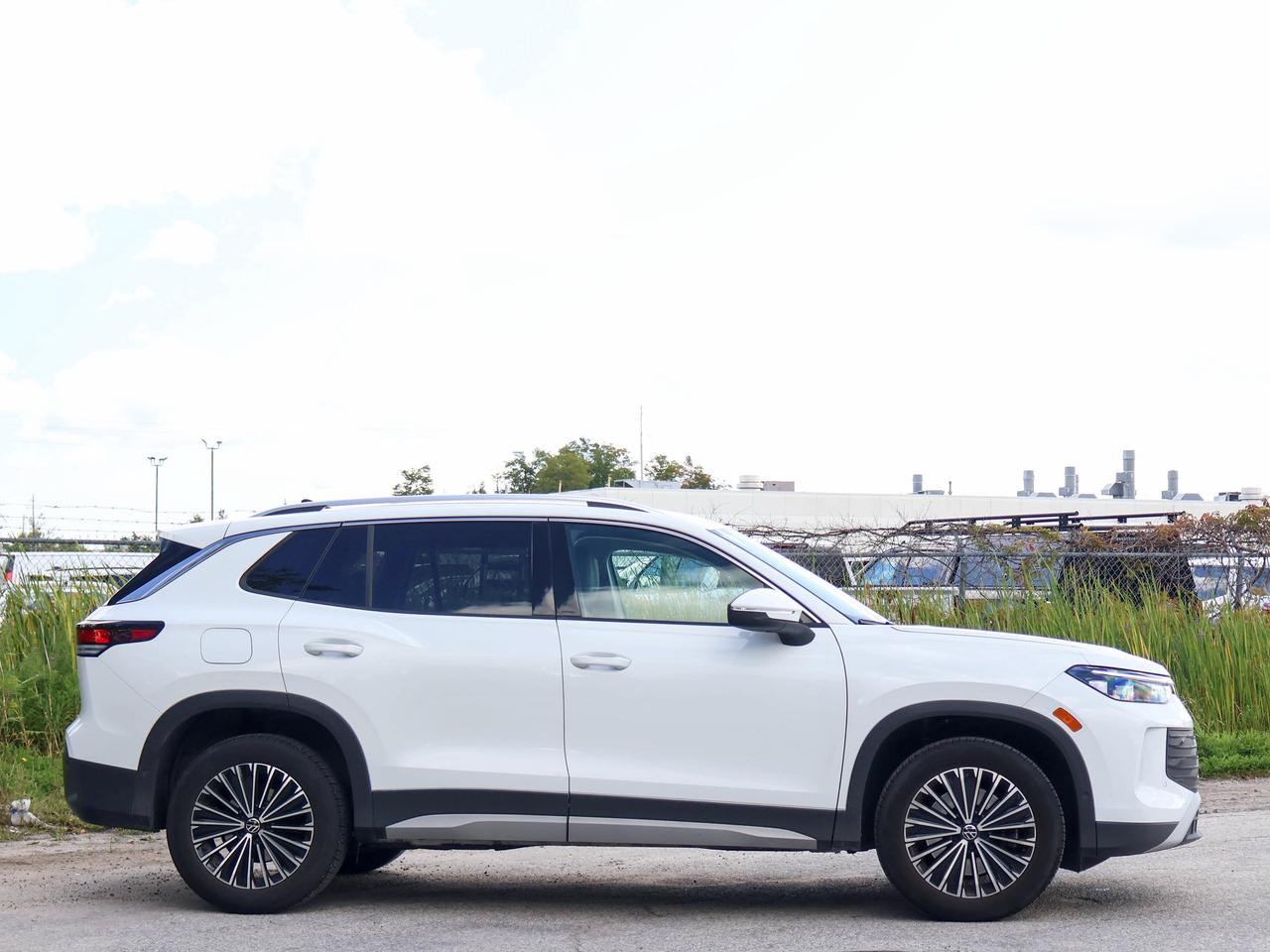 2026 Volkswagen Tiguan COMFORTLINE Photo3