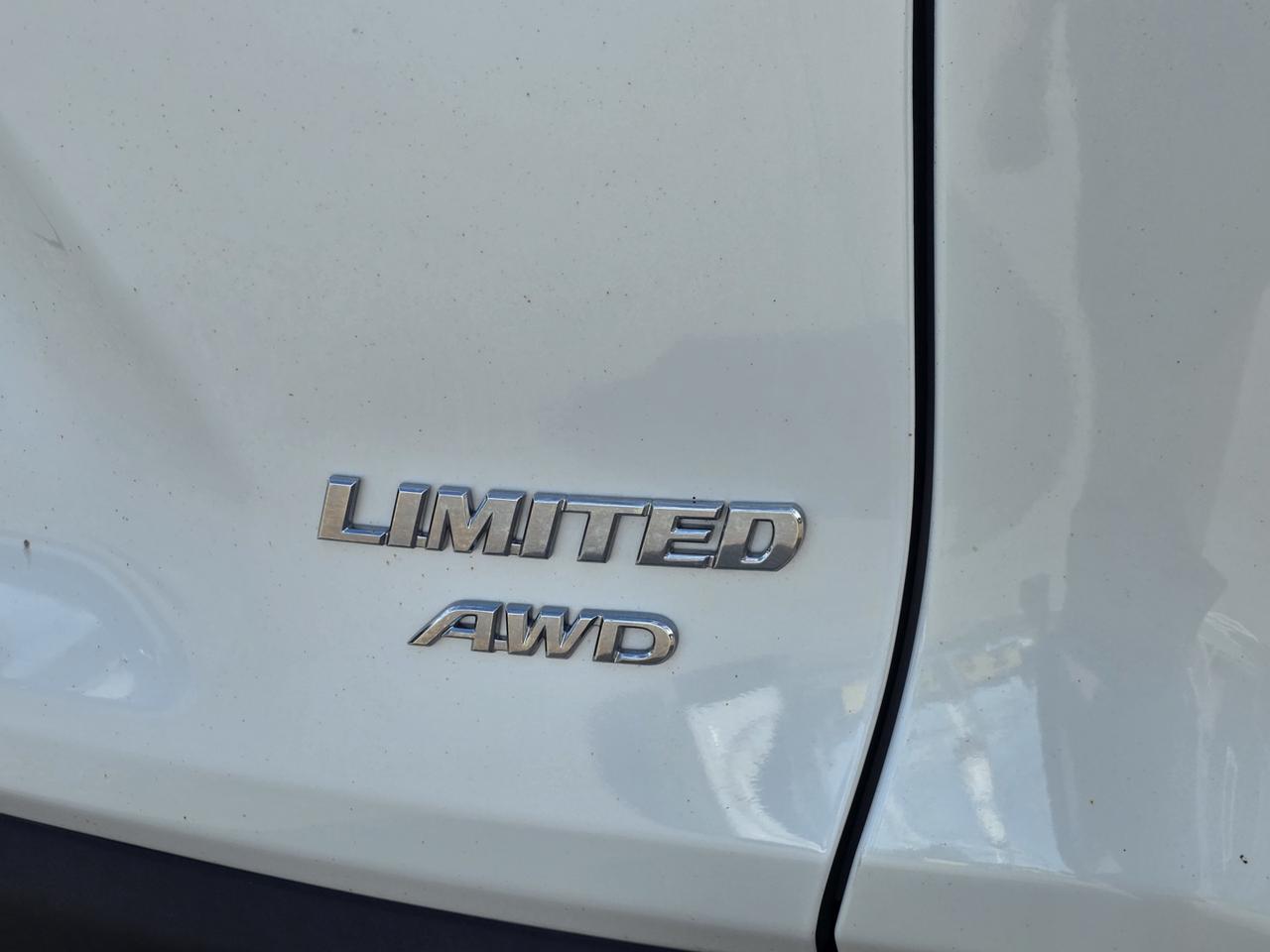 2019 Toyota RAV4 LIMITED AWD Photo