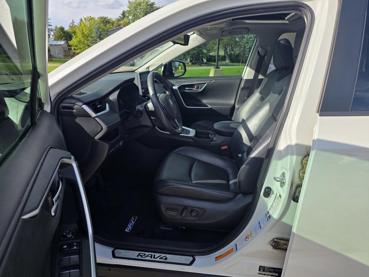 2019 Toyota RAV4 LIMITED AWD Photo