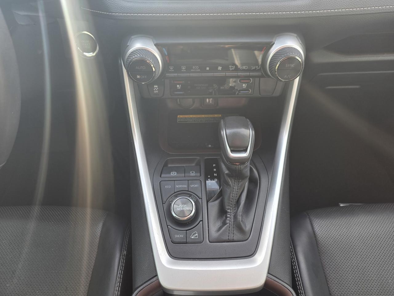 2019 Toyota RAV4 LIMITED AWD Photo