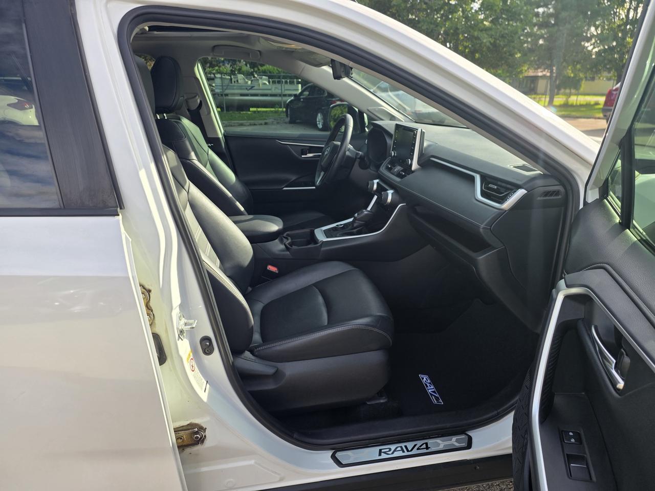 2019 Toyota RAV4 LIMITED AWD Photo