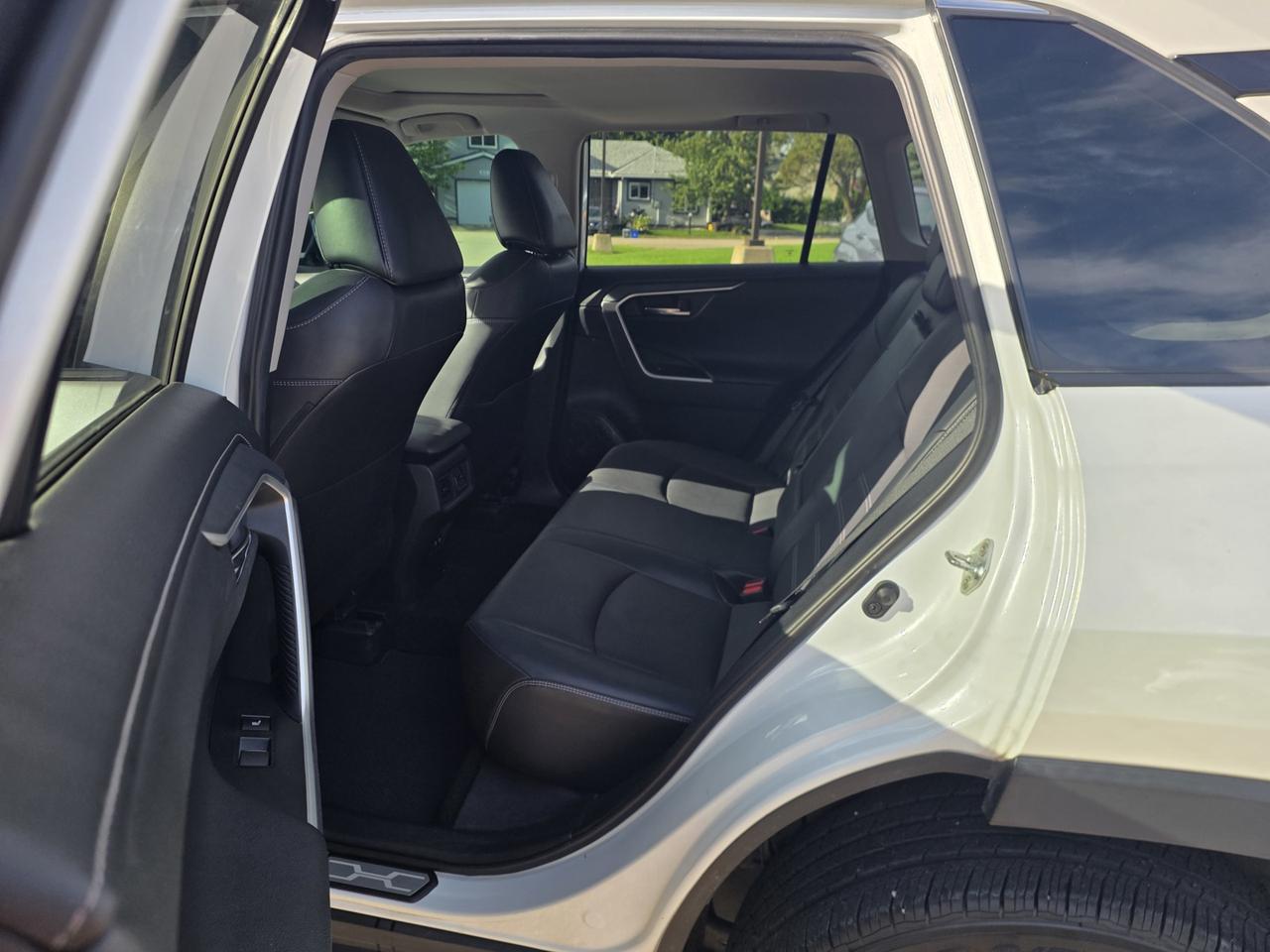 2019 Toyota RAV4 LIMITED AWD Photo